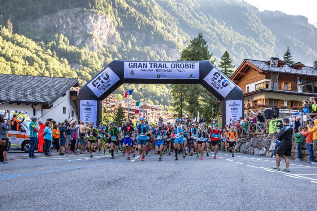 Partenza della GTO da Carona - Foto @ Orobie Ultra Trail Facebook