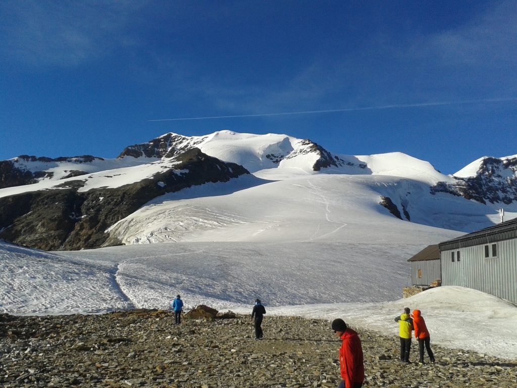 Via normale del Castore dal rifugio Quintino Sella. Foto @ wikimedia commons