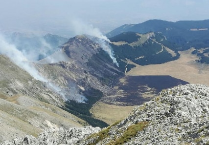 Photo of CAI Abruzzo: incendi e danni ambientali nel Parco Nazionale