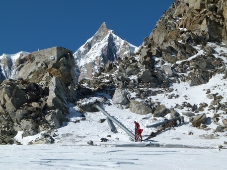Pulizia sul Monte Bianco @ANSA