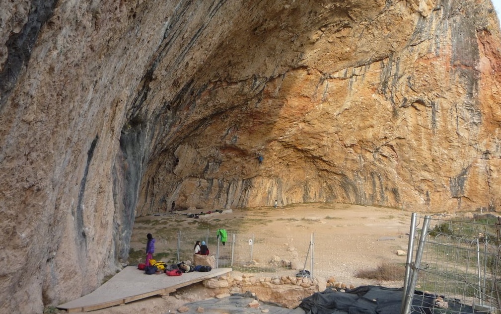 La Cova Gran de Santa Linya @Panoramio