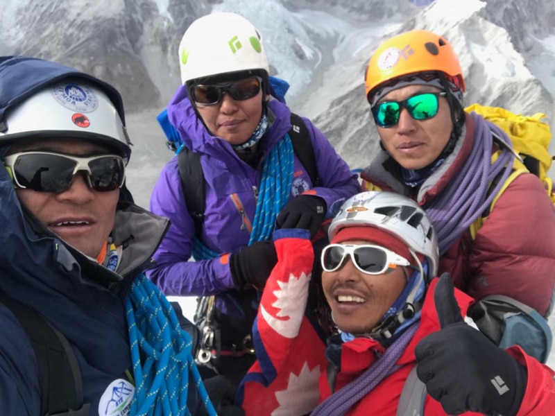 Sulla cima del Mt Langdung. Foto @Nima Tenji Sherpa