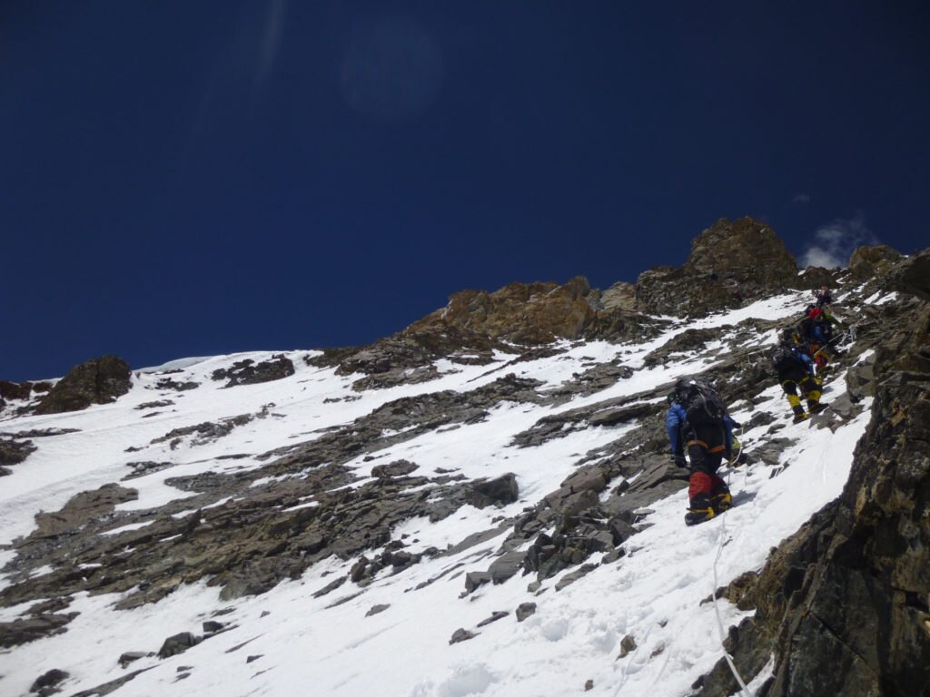 Lungo la Piramide Nera. Foto Archivio K2 2014 (estate).