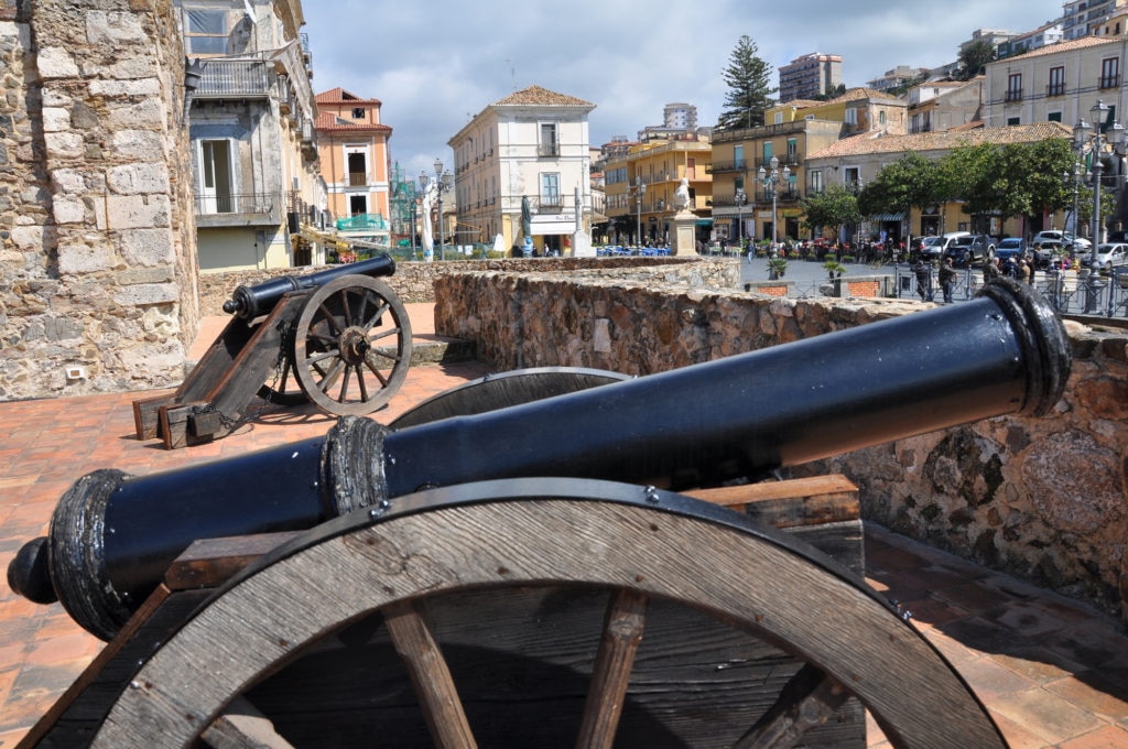 Pizzo, cannoni del castello