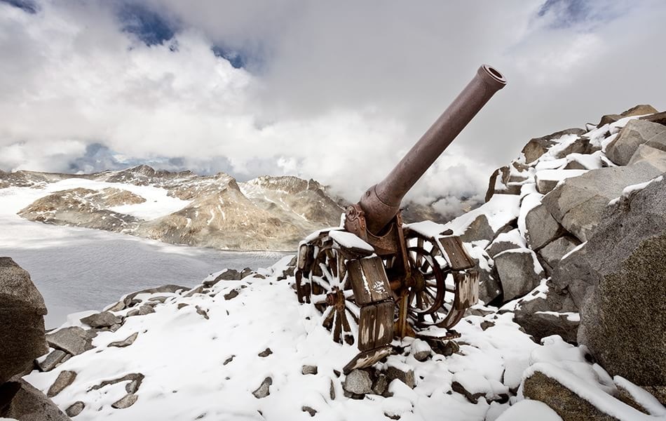 Gruppo Adamello, Cresta Croce, cannone 149 G italiano sparava sul Corno di Cavento. Foto @ Stefano Torrione per National Geographic