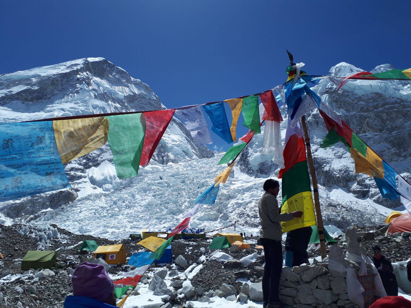 Alpinismo, everest, traversata Everest- Lhotse, peter hamor, hora colibasanu, camandona, cazzanelli, Ueli Steck,