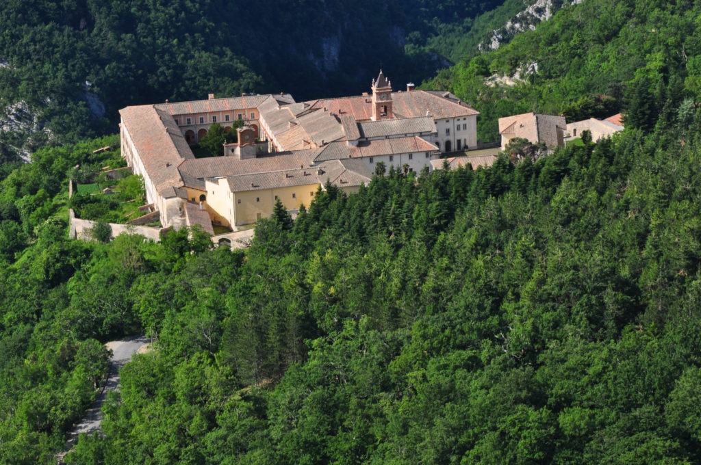 La Certosa di Trisulti dal Vado di Porca - Foto @ Stefano Ardito