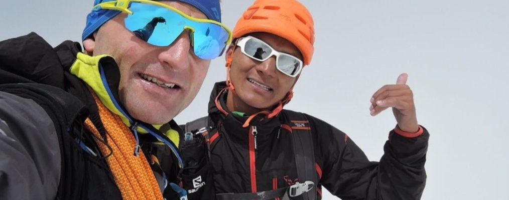 Photo of Tenji Sherpa torna all’Everest per completare il sogno di traversata di Ueli Steck