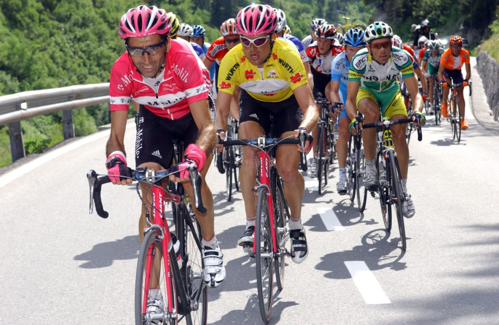 Guiseppe Guerini und Jan Ullrich auf der dritten Etappe der Tour de Suisse am 13.06.2005 von Abtwil nach St. Anton in Oesterreich