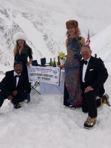 Everest, Guinness World Record, beneficenza