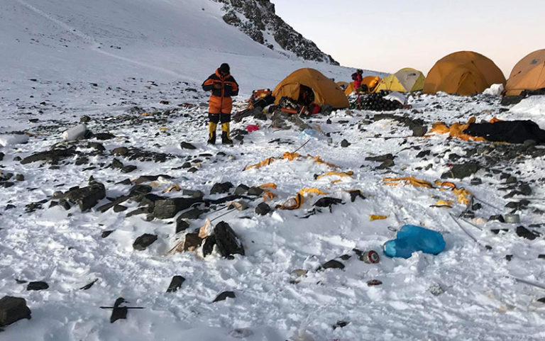 Everest, ottomila, alpinismo, inquinamento, ambienta, spazzatura