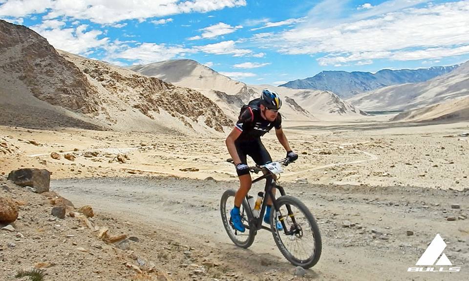 Photo of In Himalaya la gara di mountain bike più alta del mondo (nata da un’idea tutta italiana)