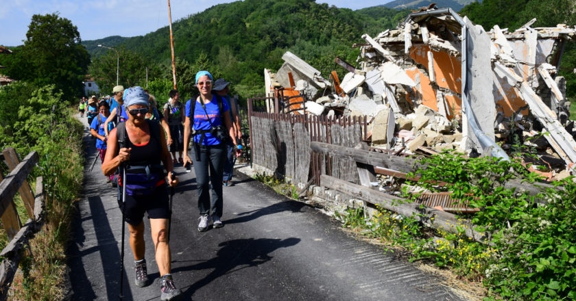 terremoto, appennino, marcia nelle terre mutate