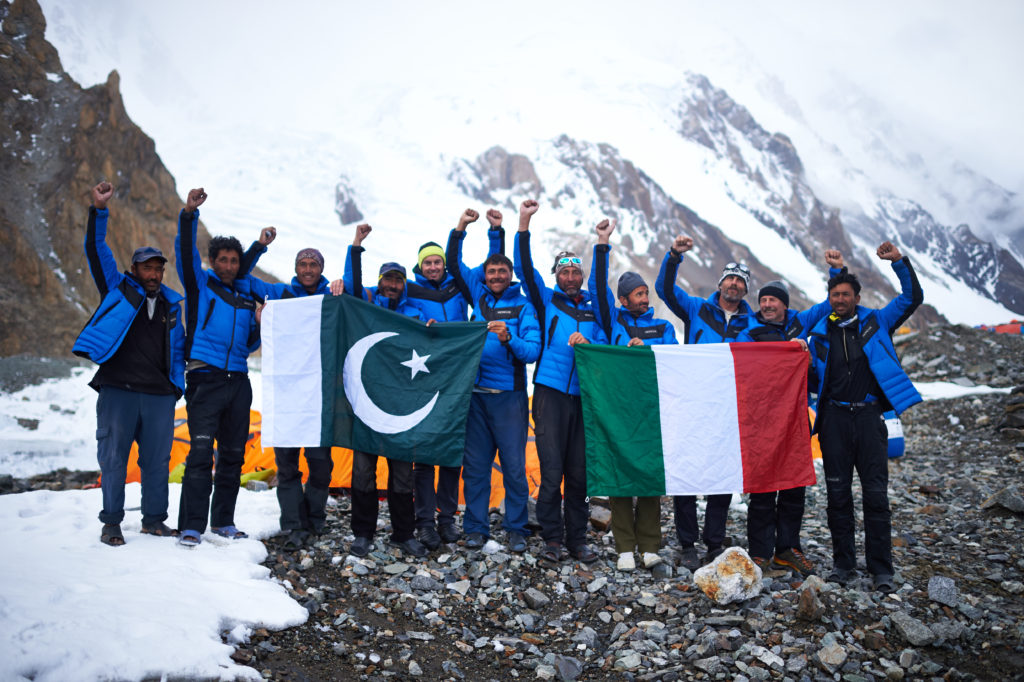 La spedizione commemorativa dei 60 anni. Foto @ archivio MTV-EVK2CNR