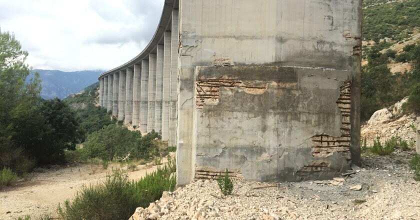 Autostrada, viadotto, incuria, Strada dei Parchi