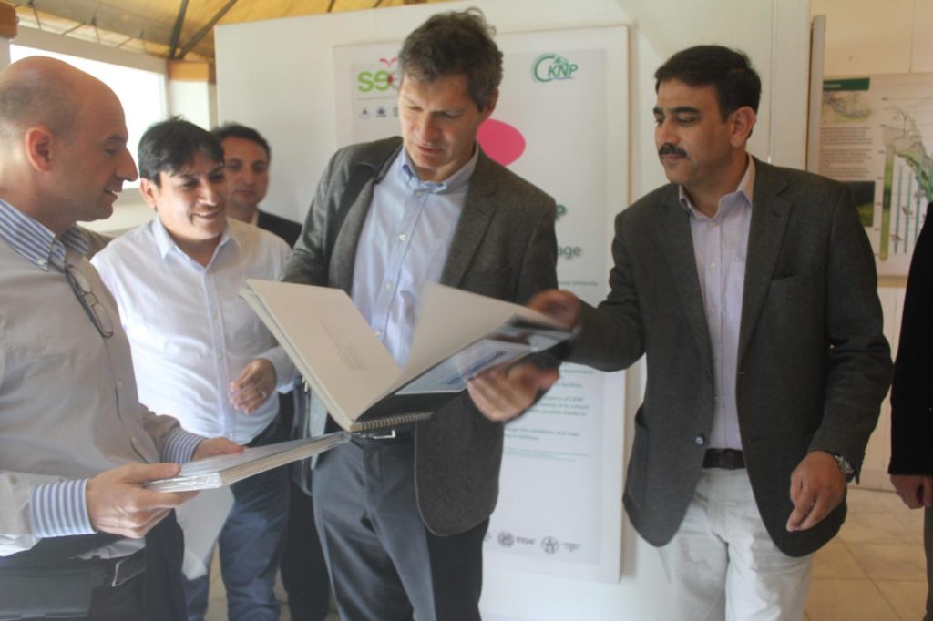 Everest, Pakistan, EvK2CNR