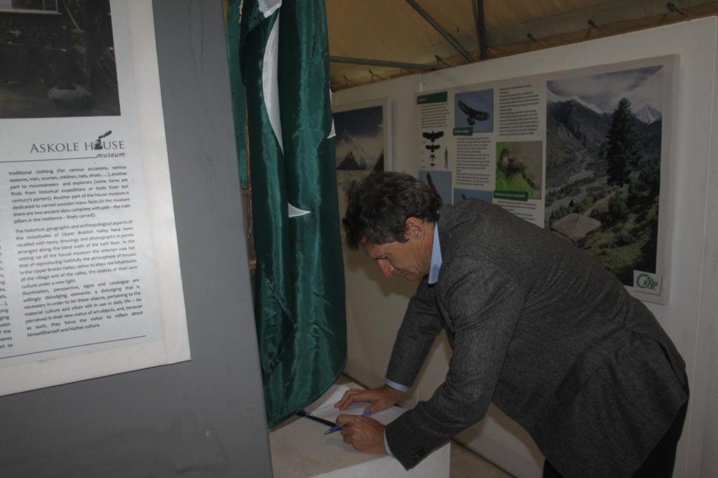 Everest, Pakistan, EvK2CNR