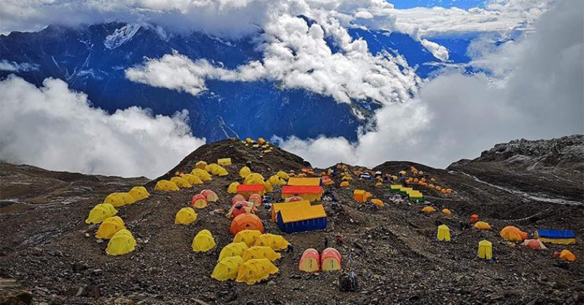 Manaslu, alpinismo, ottomila, elicotteri