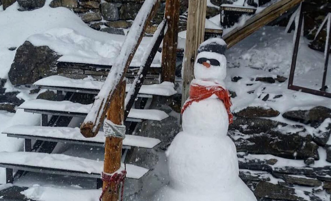 Photo of A Capanna Margherita il primo pupazzo di neve della stagione