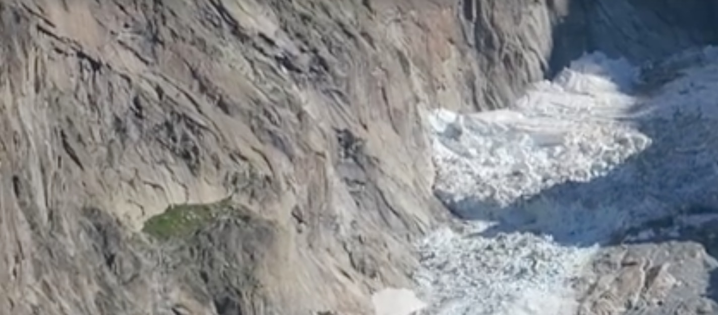 monte bianco, seracco, crollo, ghiacciaio