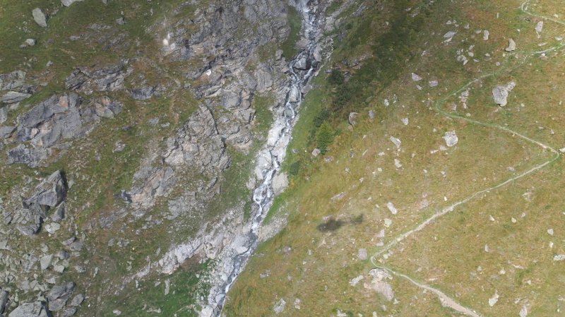 Photo of Alpi svizzere: schianto con la tuta alare, muore base jumper