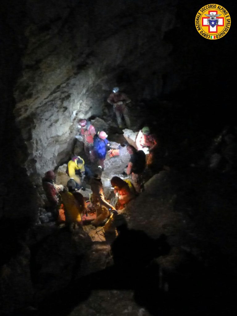 CNSAS, Soccorso alpino e speleologico, esercitazione in grotta, record di profondità