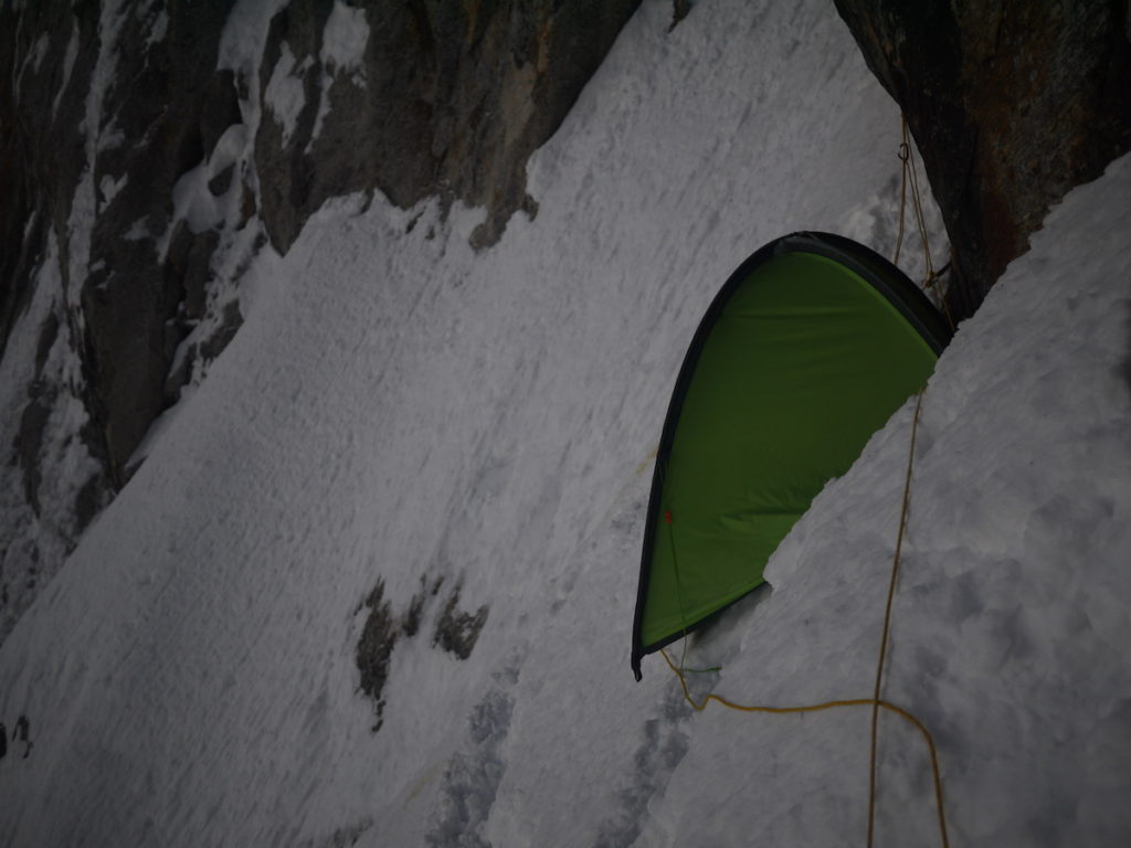 Primo campo. Foto Genki Narumi, Yusuke Sato and Hiroki Yamamoto - Alpinist