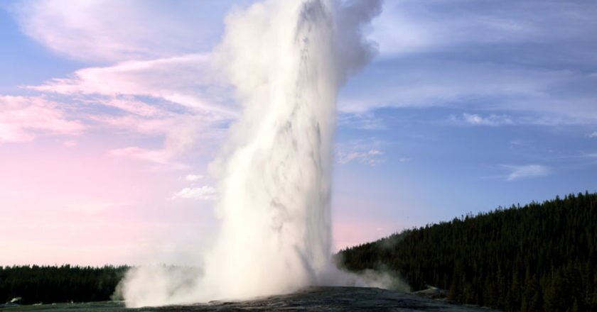 yellowstone, geyser, ear spring, USA, eruzione, national park, caldara