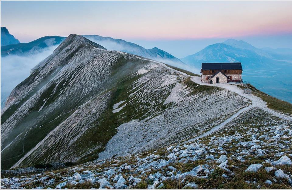 duca degli abruzzi, rifugio, gran sasso, stagione invernale, chiusura