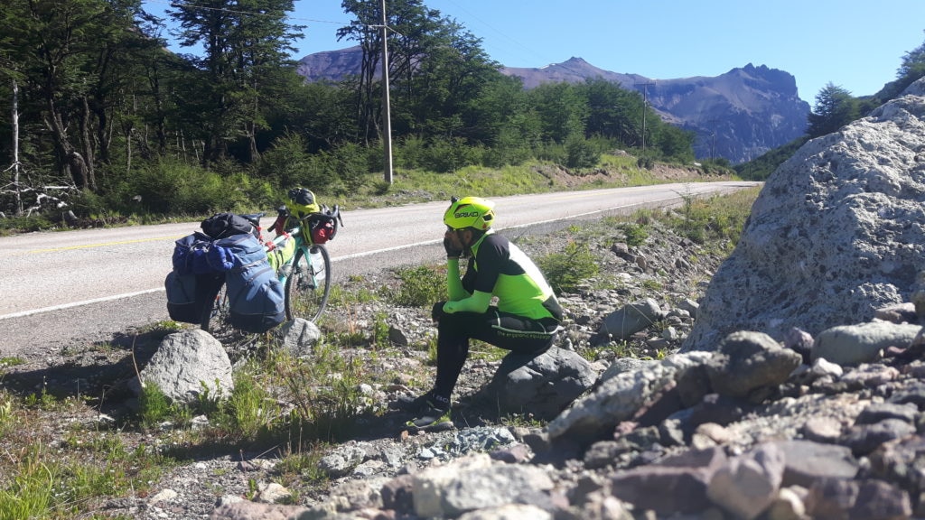 Break sulla strada per Villa Cerro Castillo. Foto Mirco Robaldo