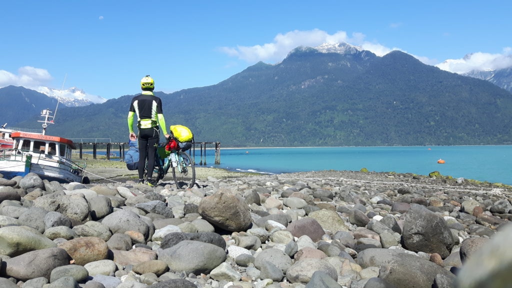 Hornopiren porto. Foto Mirco Robaldo