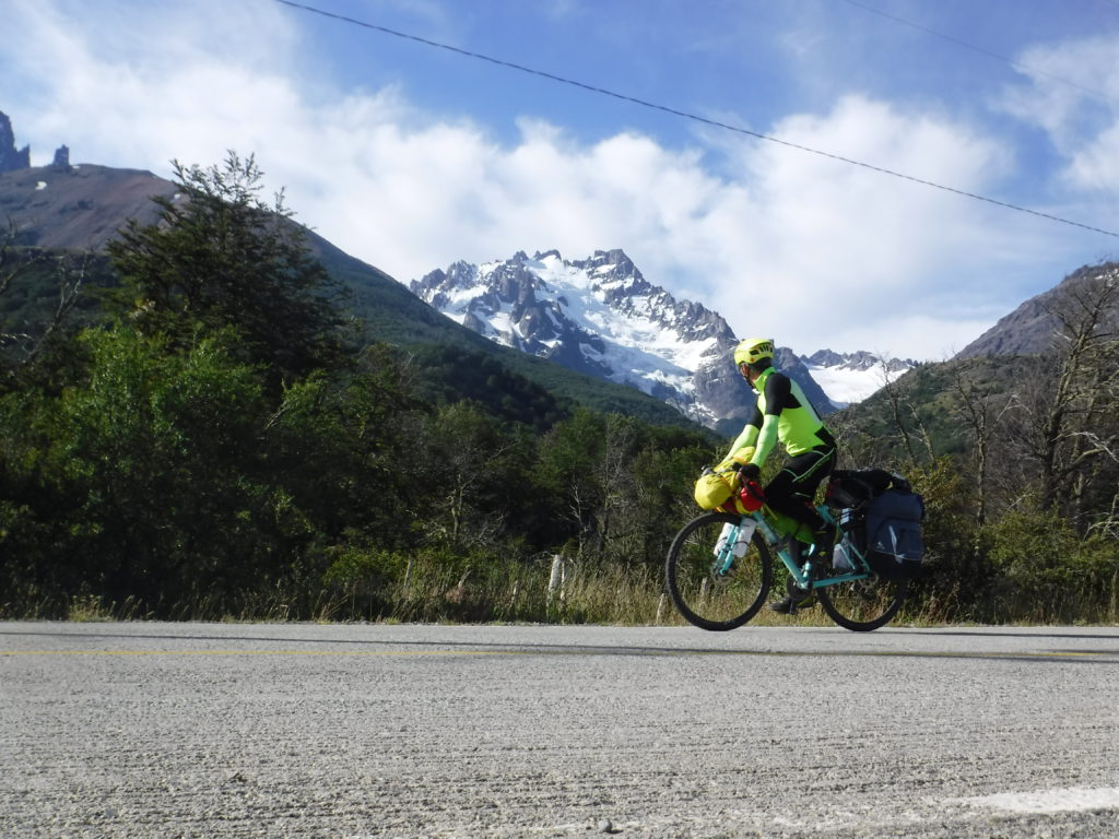 Il primo incontro con il Cerro Castillo. Foto Mirco Robaldo