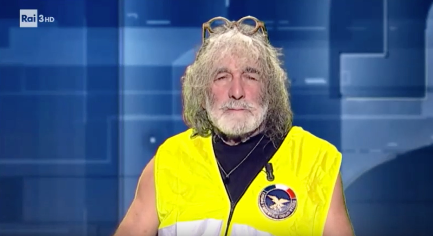 mauro corona, cartabianca, berlinguer, corpo forestale, montagne