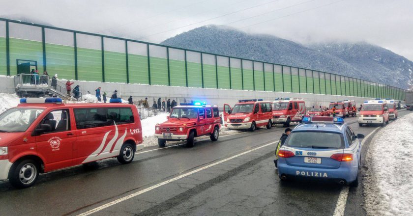 brennero, autostrada, neve, valanghe,