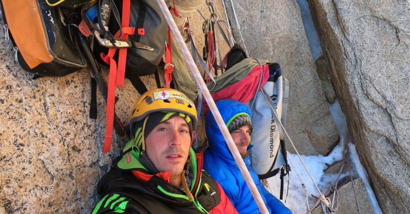 Matteo Della Bordella e Matteo Pasquetto sul diedro degli inglesi