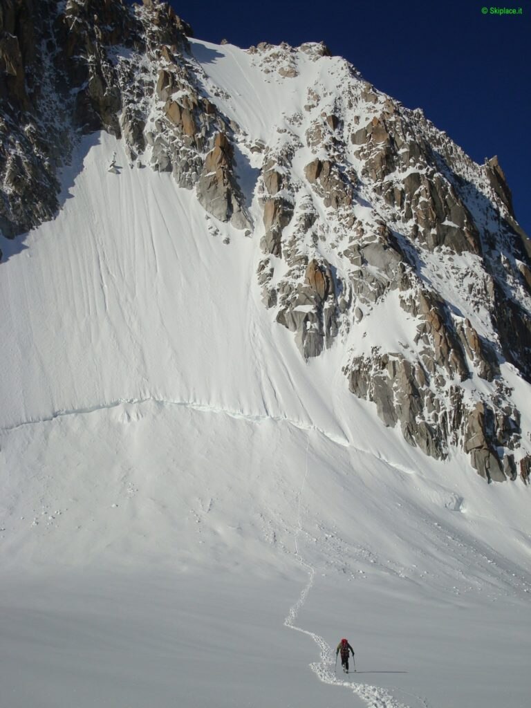 21-06-2010 Mattia Varchetti in direzione della Nord della Tour Ronde in condizioni eccezionali