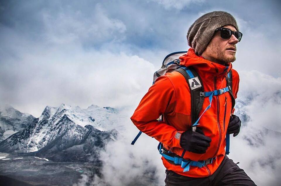 Cory Richards, Esteban Mena, Everest, parete Nord, stile alpino