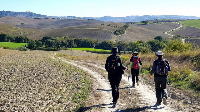 turismo slow, cammini, rete nazionale donne in cammino, green economy