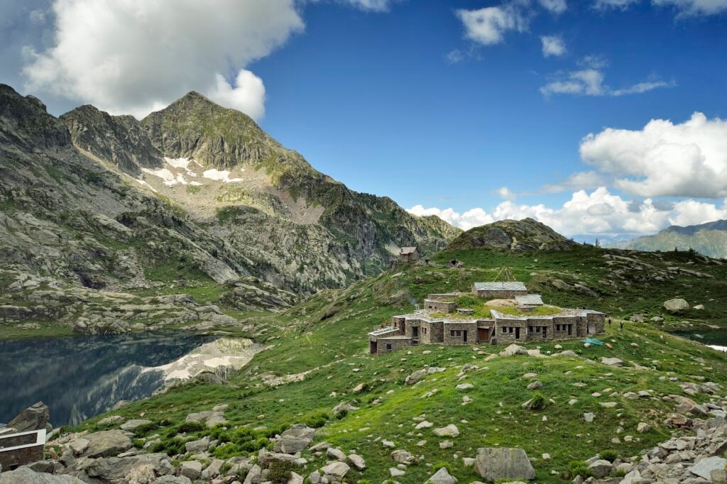 Rifugio della Barma e Monte Mars, Riserva Naturale Mont Mars - Foto Mirko Sotgiu/Alpinfoto
