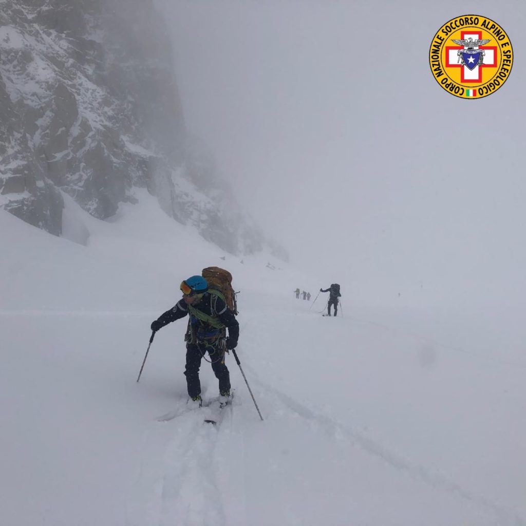 Le squadra di soccorso del CNSAS durante l