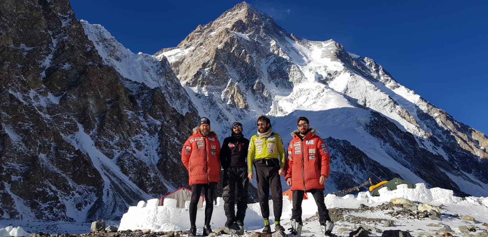 Photo of Alex Txikon di nuovo ai piedi del K2 per tentare la prima invernale