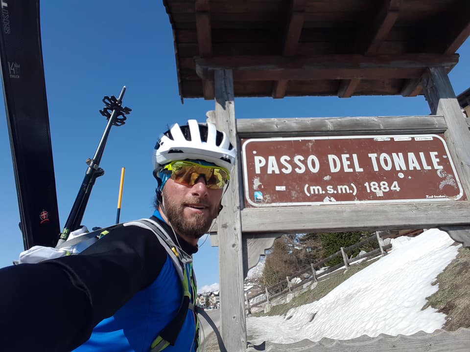 Primo giorno: Giacomo in viaggio dalla Valtellina verso il Trentino per raggiungere Yanez - Foto FB @Giacomo Meneghello