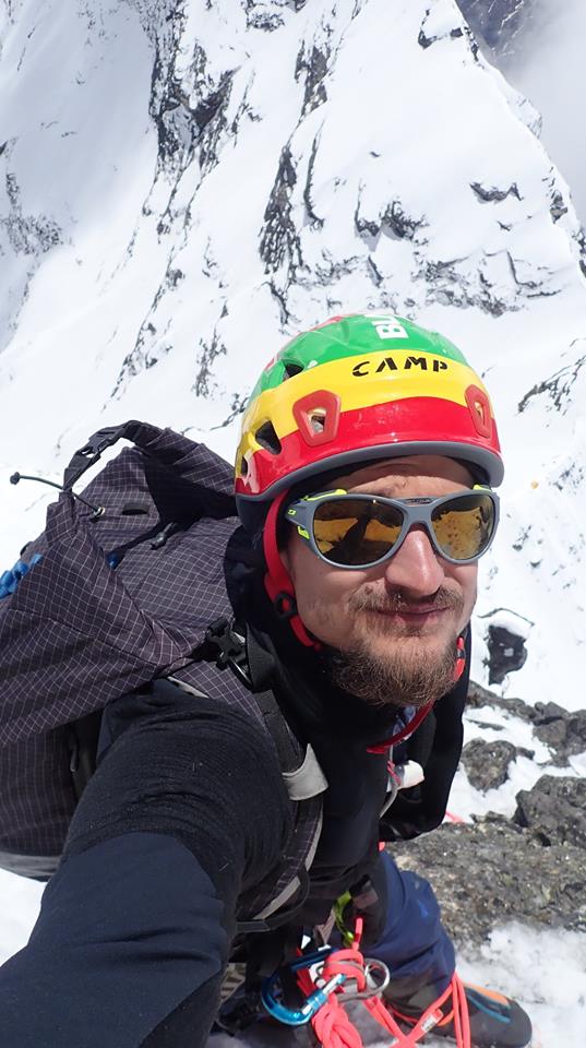 Il puntino a destra degli occhiali di Adam è C1 #BlackYakAnnapurnaExpedition2019 - Photo Courtesy @Adam Bielecki FB Page