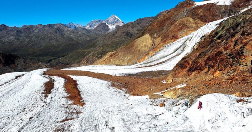 ghiacciaio dei forni, parco dello stelvio, microplastiche, inquinamento