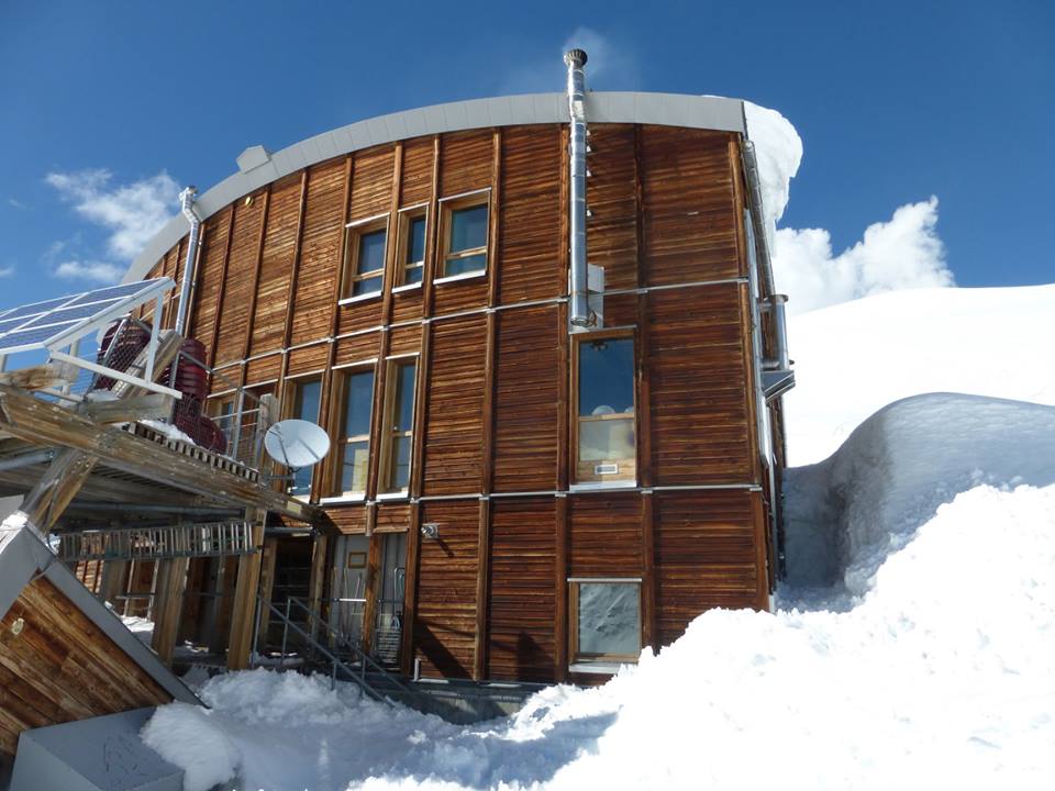 refuges des conscrits, francia, monte bianco, neve, elicottero, pericolo