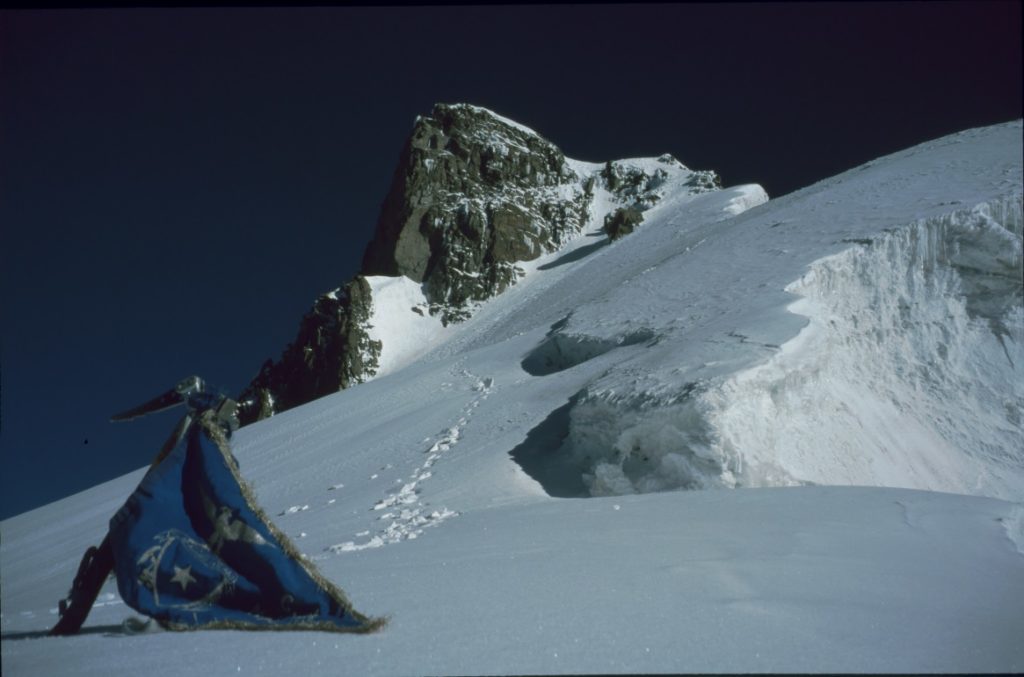 2000 Italia peak 6189 m scalata in solitaria. Foto Tarcisio Bellò
