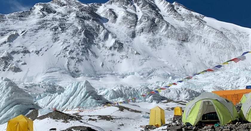 everest, maltempo, ciclone, fani, cory richards, esteban mena, sergi mingote