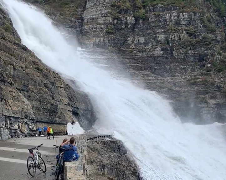 glacier national park, montana, USA, valanga, ciclisti