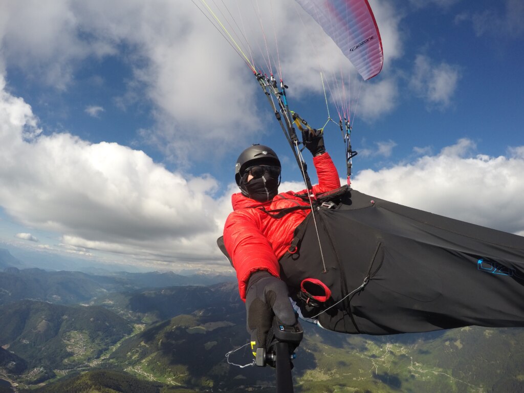 In volo. Foto archivio Alfio Ghezzi