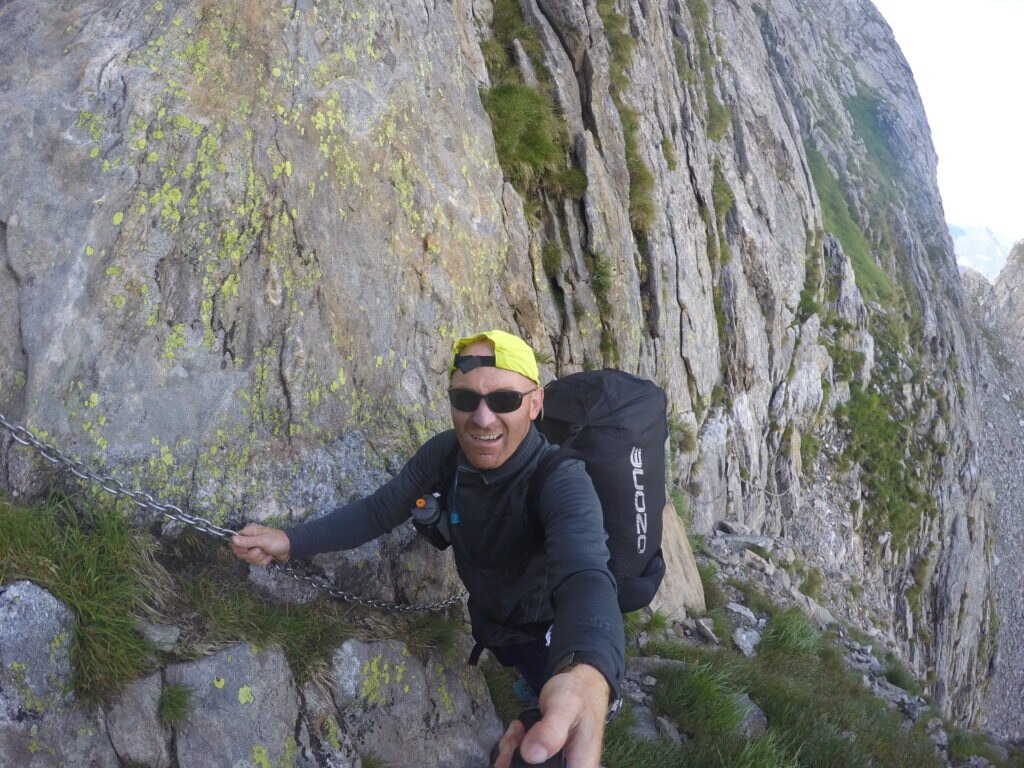 Selfie in salita. Foto archivio Alfio Ghezzi